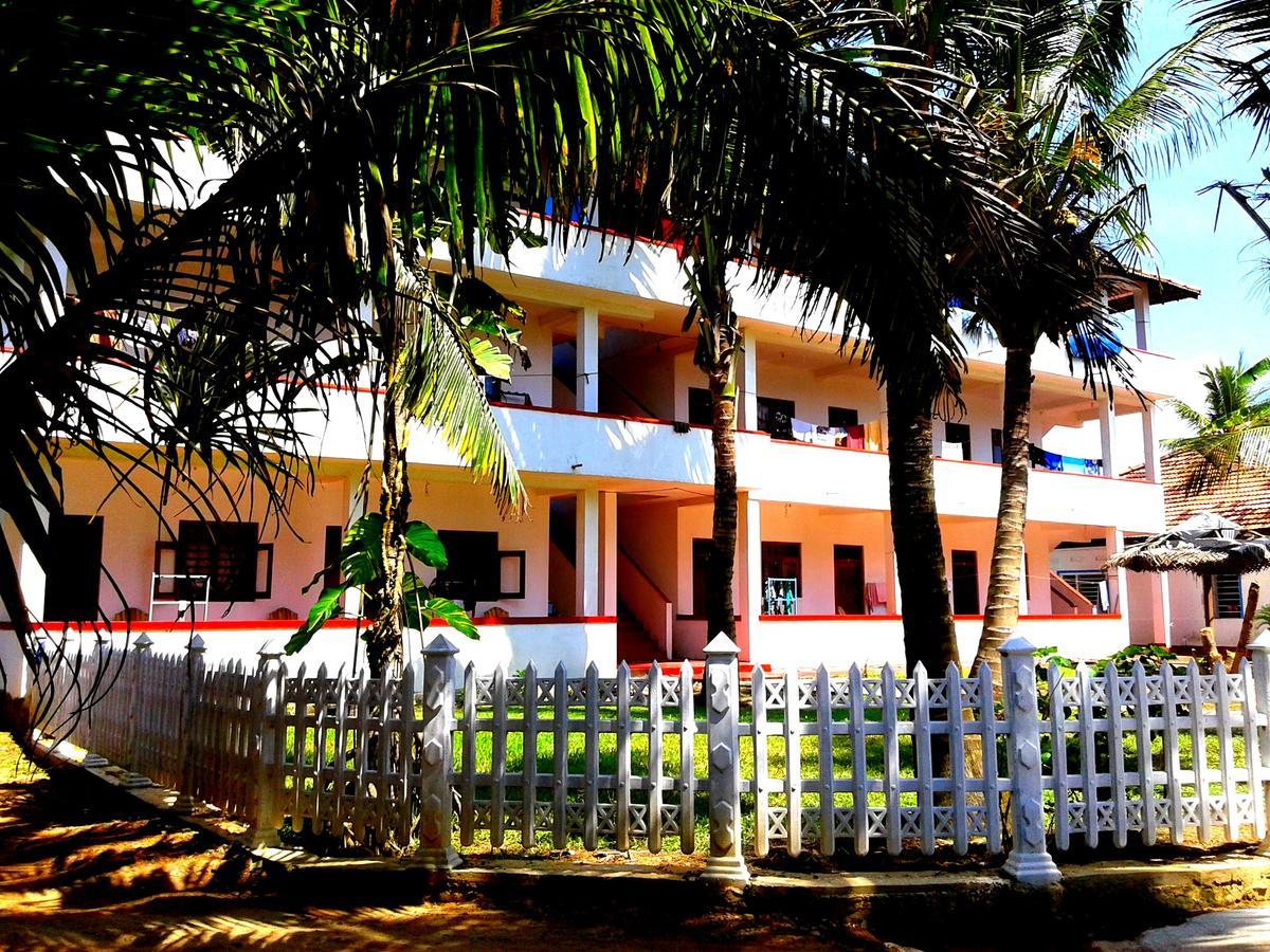 Ram'S Surfing Beach,Midigama East Exterior foto